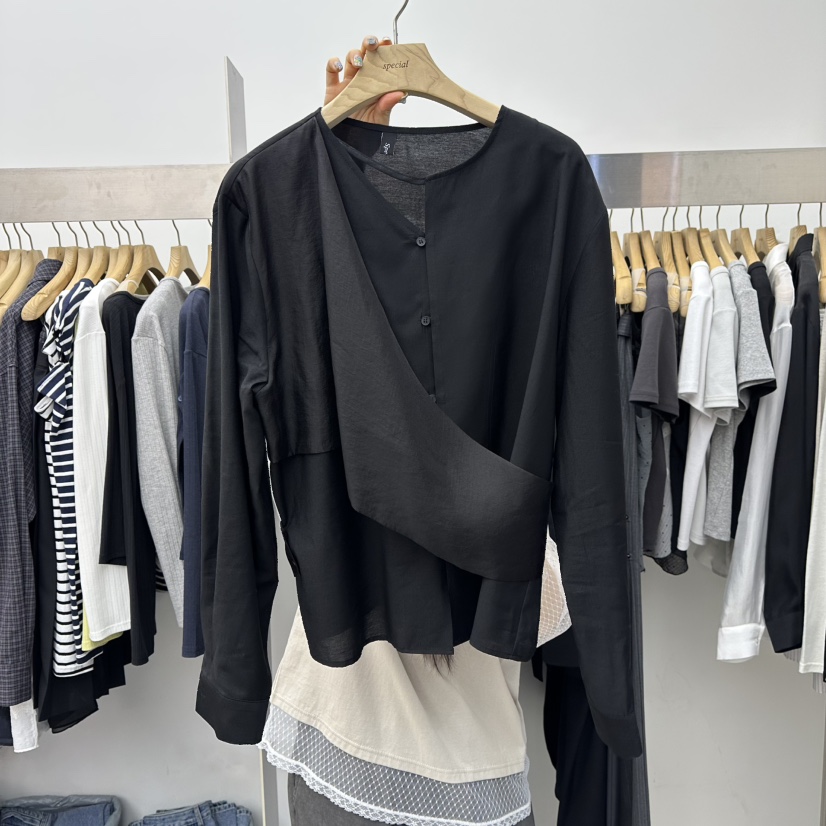 260316-0076 解讀服裝服飾批發(fā)行業(yè)的現(xiàn)狀與未來趨勢(shì)